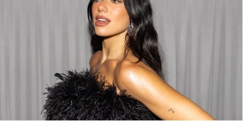 Party outfity na sviatky: ako nás na Instagrame inšpirujú Bella Hadid, Dua Lipa či Hailey Bieber Bagino.sk